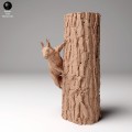 35130445_red_squirrel_tree_1.jpg