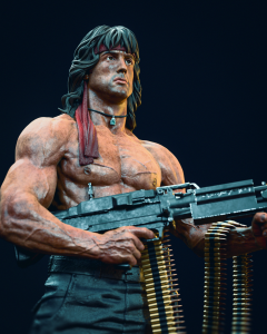 John Rambo - różne skale