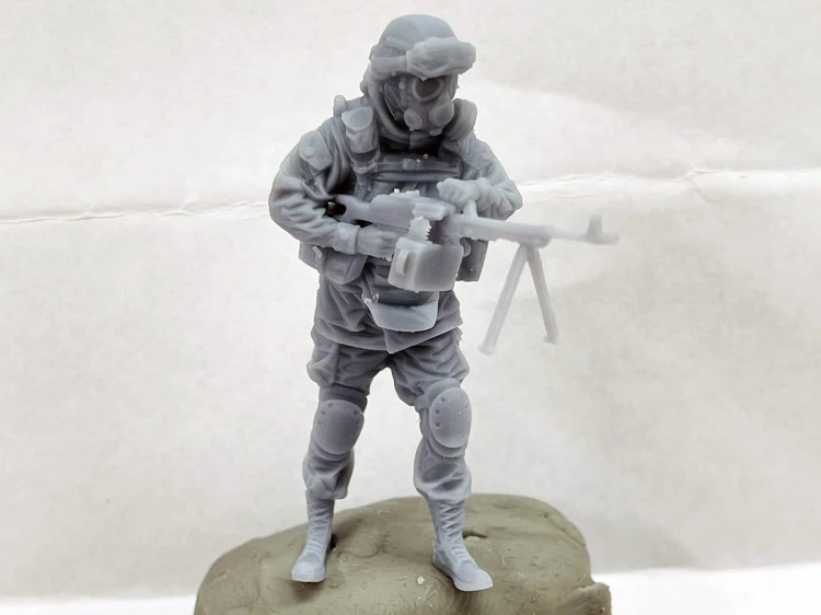 RussianSoldier_MG-GasMask_2.jpg