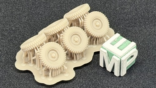 _72012807_SuperJeep_Wheels_1-72_1.jpg