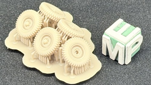 _72012810_Jeep_Wheels_1-72_1.jpg