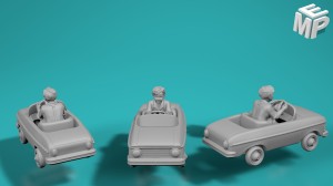 Dzieci  - chłopiec w mini autku - różne skale