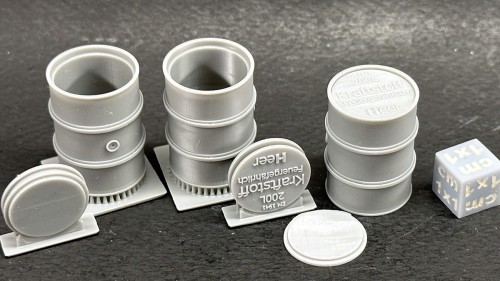 35040709_Beczki 200l Kraftstoff.jpg