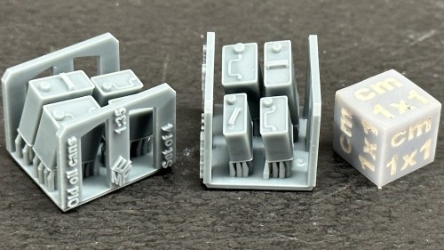 35050118_Stare bańki po oleju, smarach.jpg