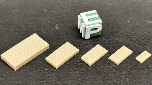 35121117_Płytki chodnikowe - dotykowa - Braille kropki.jpg