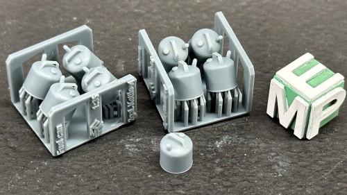 35040719_Kanistry:bańki na paliwo - 2 galon_1.jpg